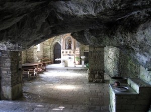 grotta-di-san-michele-arcangelo_santa-maria-del-molise_modified